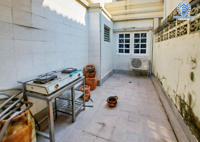 *****บ้านแฝดมือสอง นนทบุรี ม.เพชรลดา ท่าอิฐ พื้นที่กว้างกว่า 43 ตร.ว. เดินเข้า-ออกสะดวก มาพร้อมฟังก์ชัน 3 ห้องนอน 3 ห้องน้ำ 1 ที่จอดรถ เข้าออกได้หลากหลายเส้นทาง เพียง 500 เมตรถึงถนนราชพฤกษ์ ใกล้รถไฟฟ้าสายสีม่วง "สถานีบางรักน้อยท่าอิฐ" และจุดขึ้นทางด่วน "งามวงศ์วาน" จองเลย!